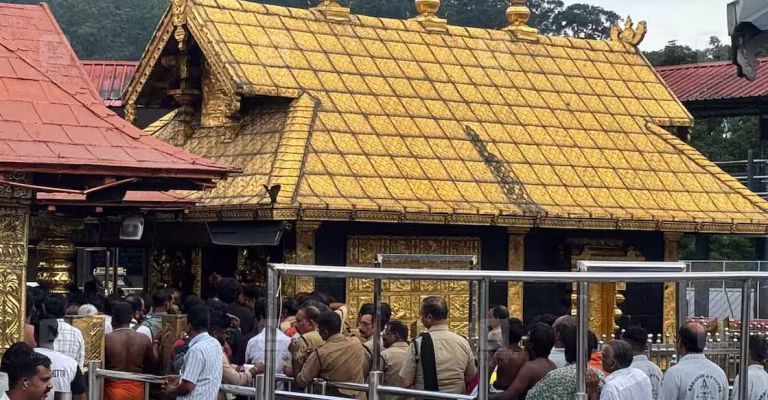 ശബരിമലയിൽ വൻ തട്ടിപ്പ്: സ്ട്രോങ് റൂമിലെ സ്വർണക്കിരീടം കാണാതായി; പകരം വെച്ചത് മുക്കുപണ്ടം