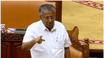 ‘കേരളത്തിന്റെ ആരോഗ്യരംഗം രാജ്യത്തിന്റെ പ്രകാശഗോപുരം; ആ വിളക്ക് കെടുത്താതിരുന്നാൽ മതി’: സർക്കാരിനെതിരെ പിണറായി വിജയൻ